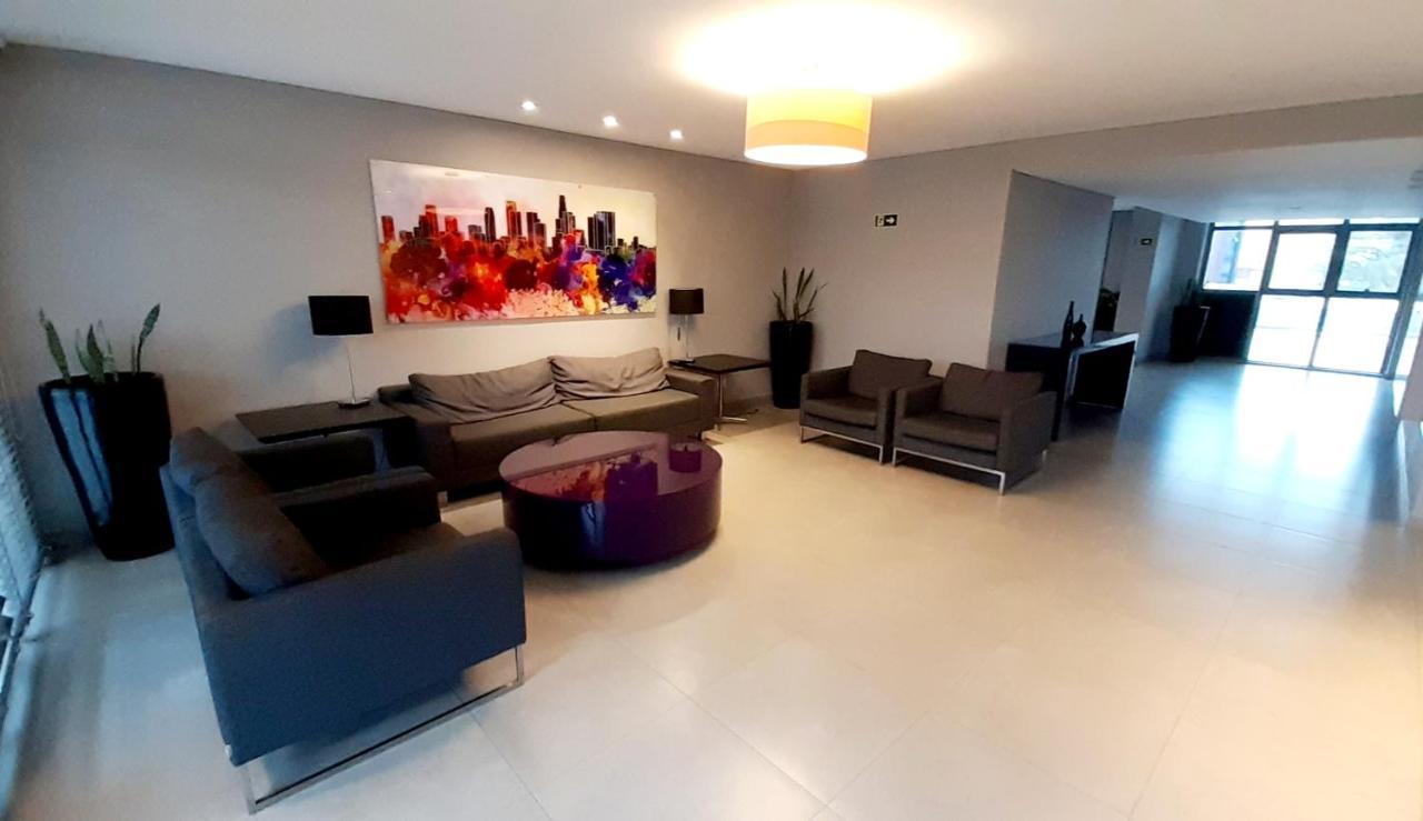 Estudio Aconchegante No Centro De Curitiba - Ar Condicio E Localizacao Perfeita! Buitenkant foto